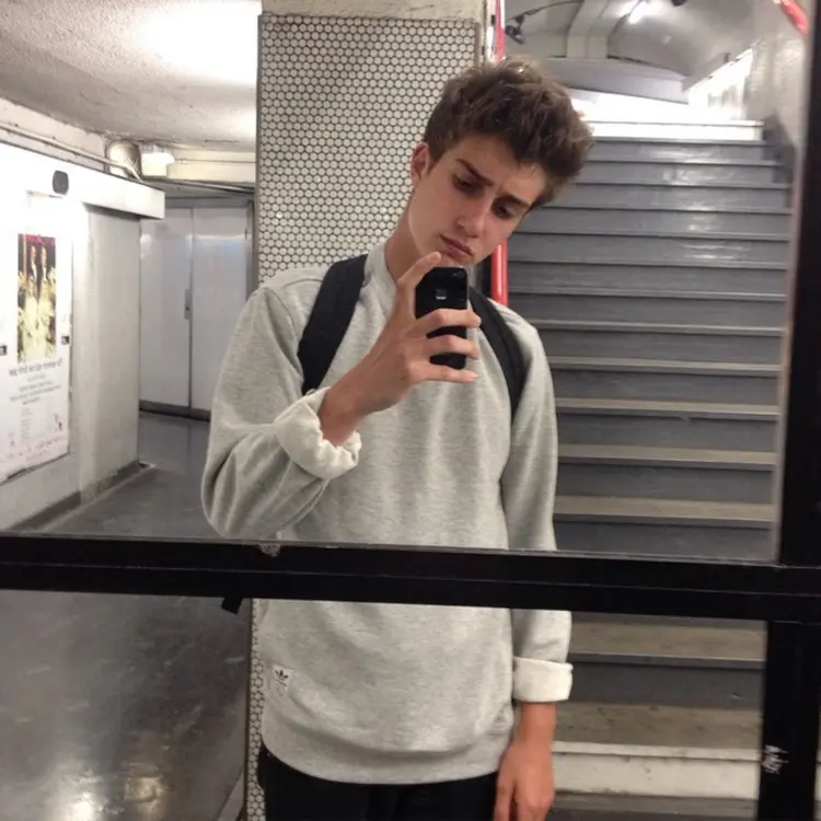 Photo #2079702
